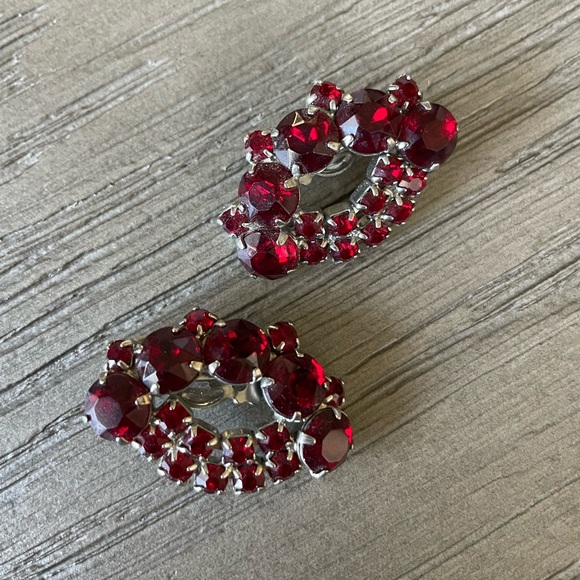 Jewelry - Vintage red ruby clip on earrings